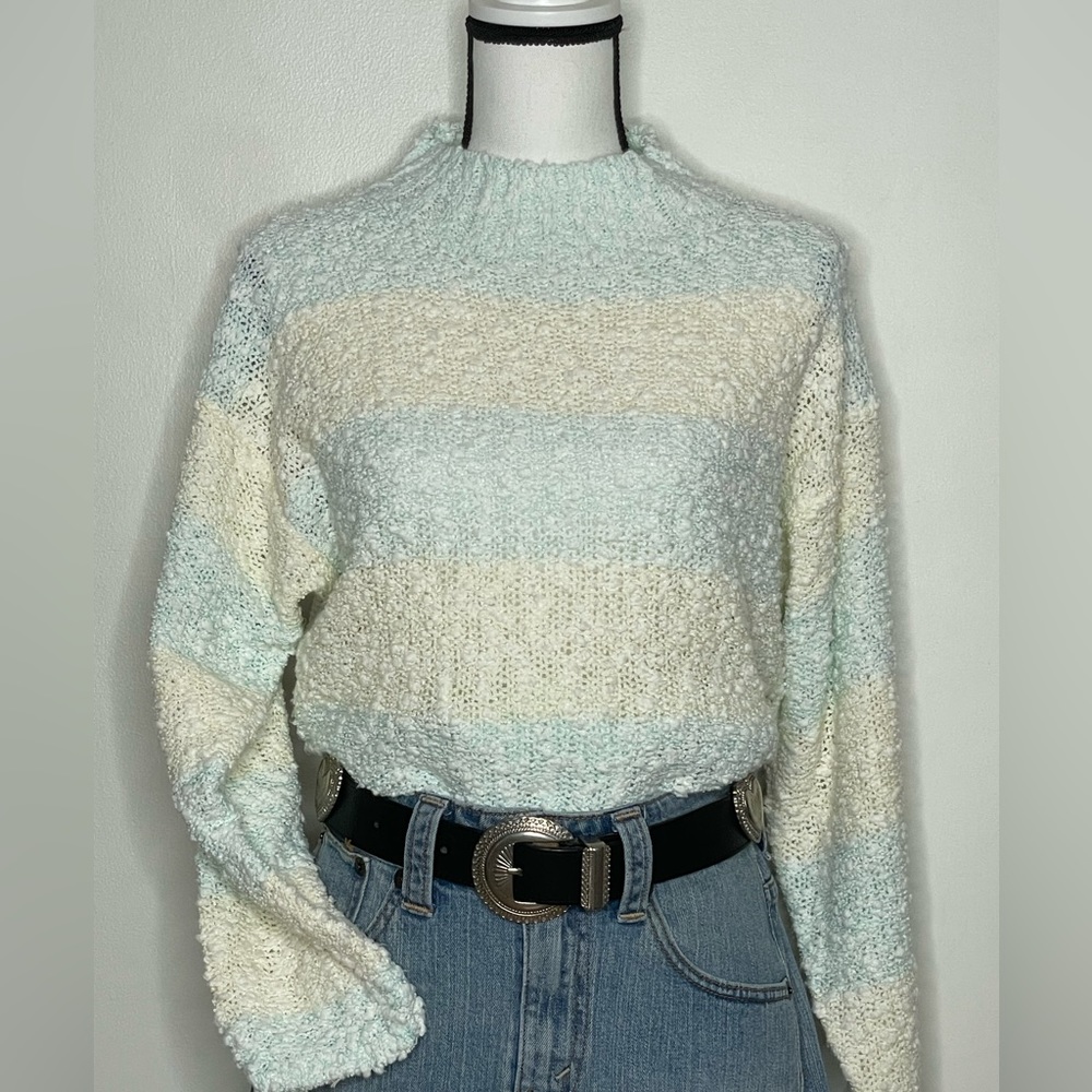 VINTAGE PYRAMID WOMEN CREAM & SEA FOAM-GREEN COZY LONG SLEEVED SWEATER - SIZE L